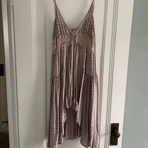 Hi-Low Tie Tank Top
